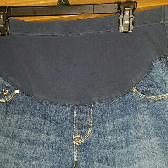 Old Navy Full Panel Flare Maternity jeans - Picture 2 of 7